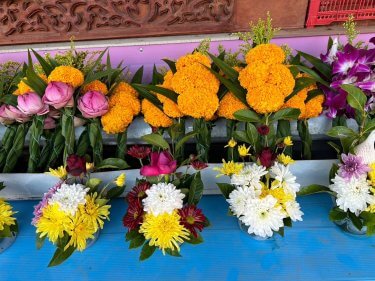 ตลาดดอกไม้สดเทศบาลนครสวรรค์