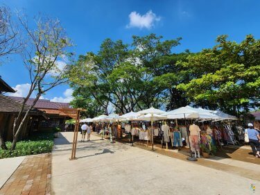 Market in chaing mai : JJ Market